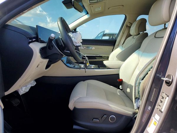 2026 GENESIS GV70