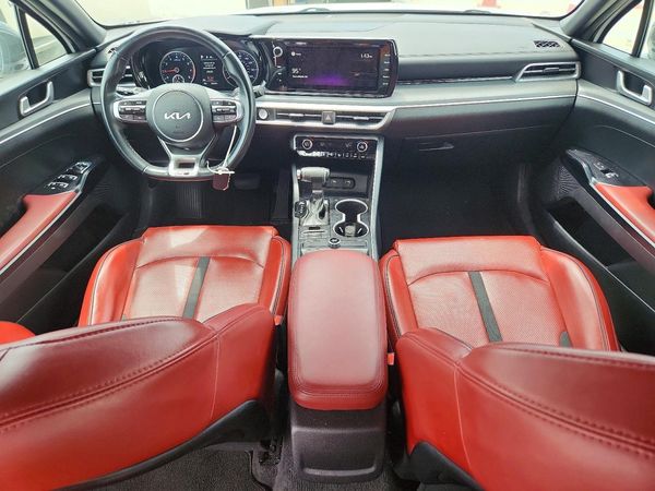 2022 KIA K5 GT-Line