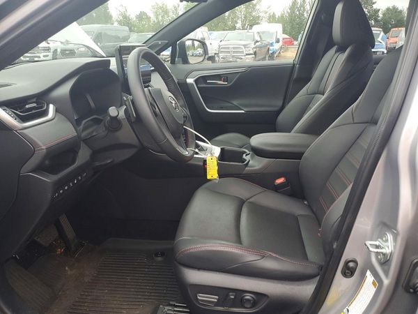 2025 TOYOTA RAV4 XSE Premium