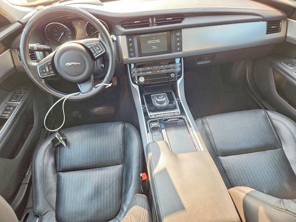 2017 JAGUAR XF Prestige