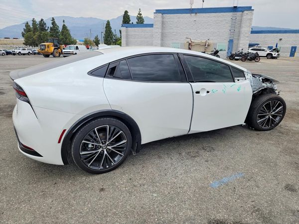 2025 TOYOTA PRIUS