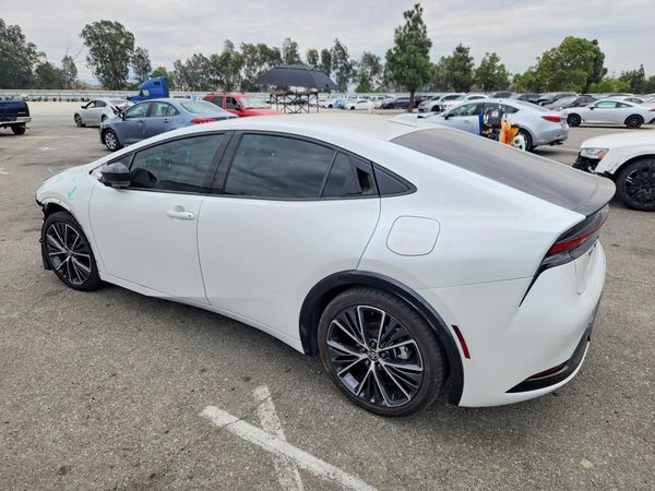 2025 TOYOTA PRIUS