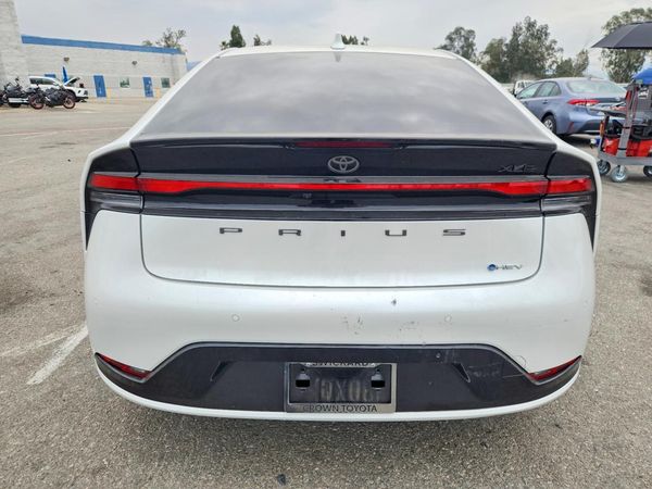 2025 TOYOTA PRIUS