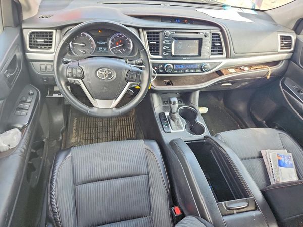 2015 TOYOTA HIGHLANDER