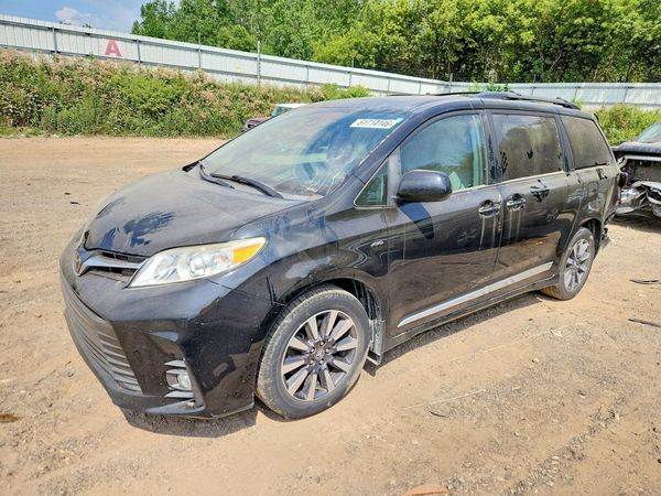 2018 TOYOTA SIENNA