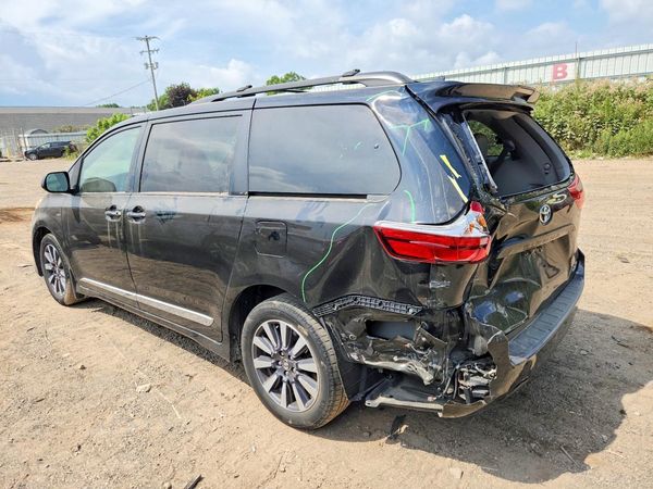 2018 TOYOTA SIENNA