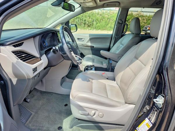 2018 TOYOTA SIENNA