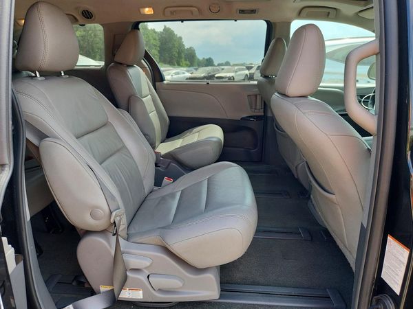 2018 TOYOTA SIENNA