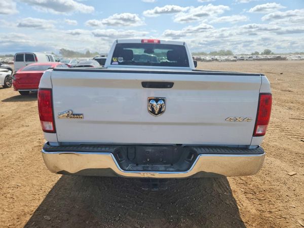 2018 RAM 1500 SLT