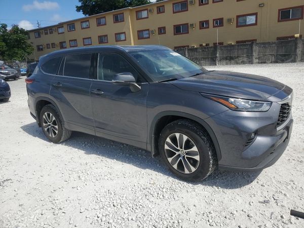 2020 TOYOTA HIGHLANDER XLE