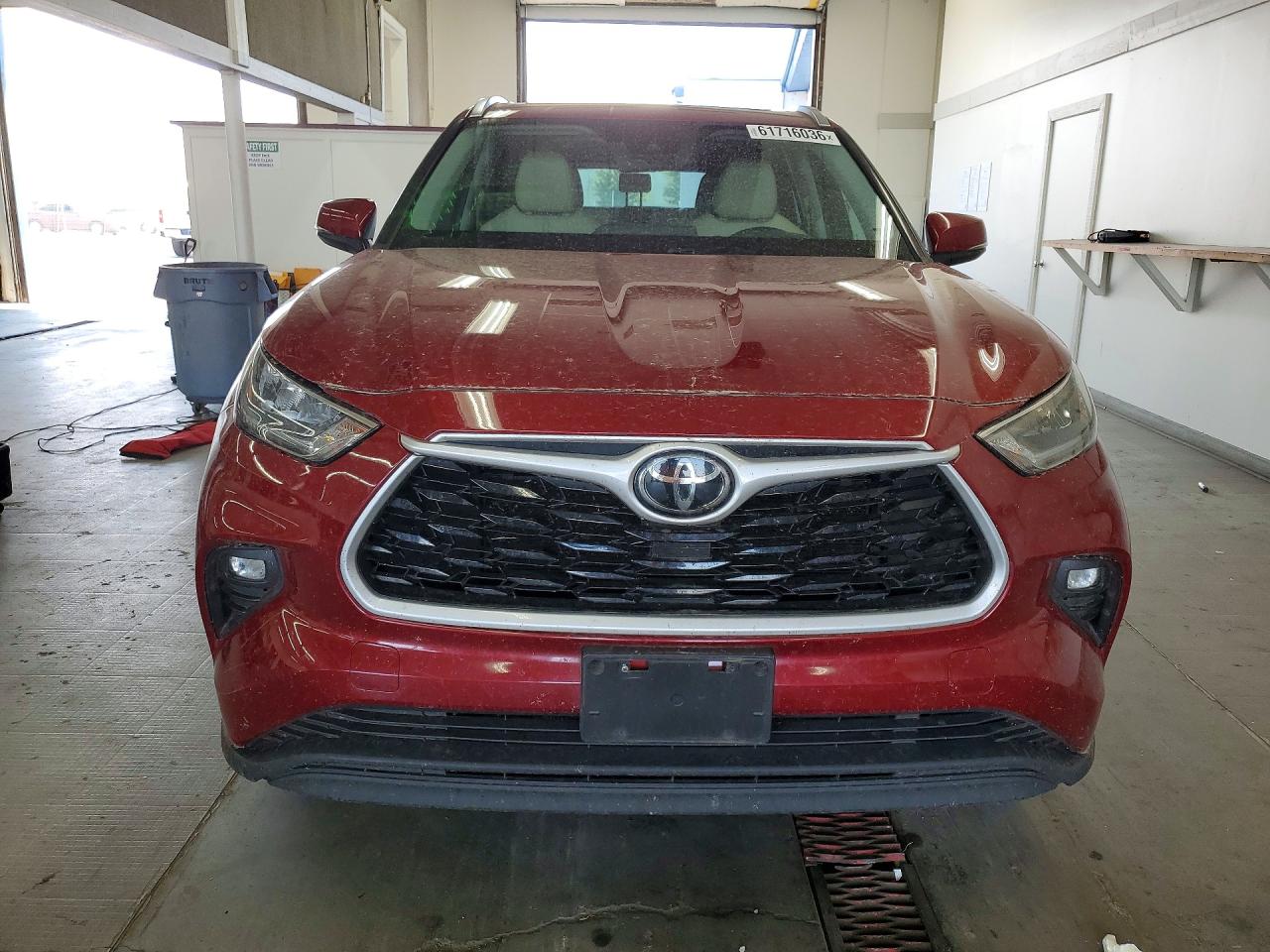 2020 TOYOTA HIGHLANDER XLE Nav