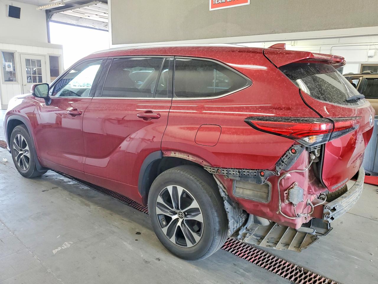 2020 TOYOTA HIGHLANDER XLE Nav