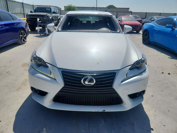 2016 LEXUS IS 200t