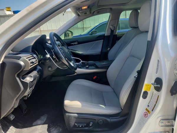 2016 LEXUS IS 200t