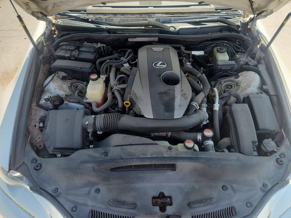 2016 LEXUS IS 200t