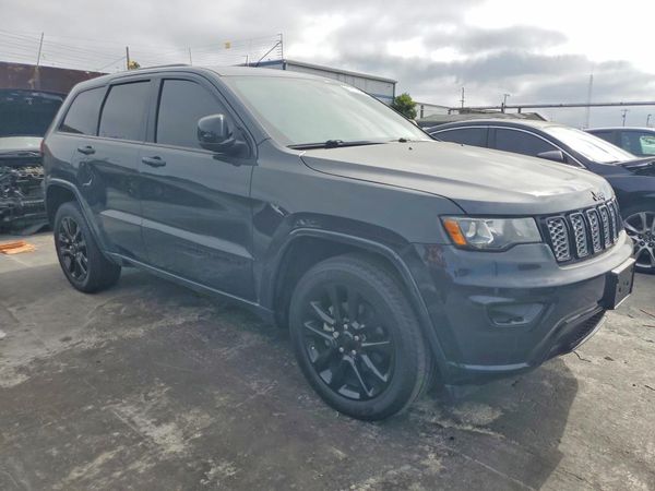 2017 JEEP GRAND CHEROKEE LAREDO 4X2