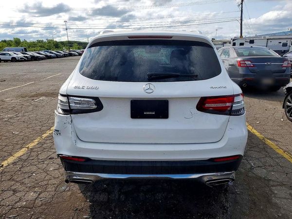 2017 MERCEDES-BENZ GLC GLC300 Base-4M
