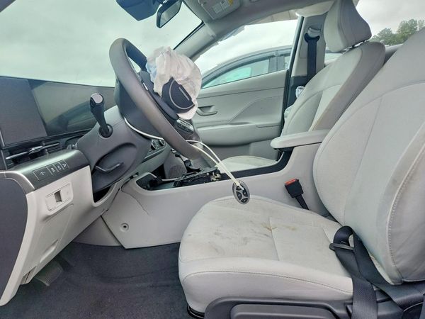 2026 HYUNDAI KONA SE — DENT