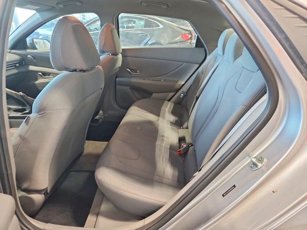 2021 HYUNDAI ELANTRA SE