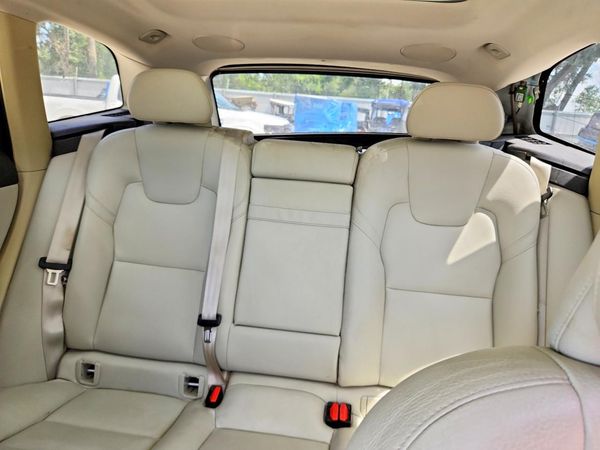 2019 VOLVO XC60