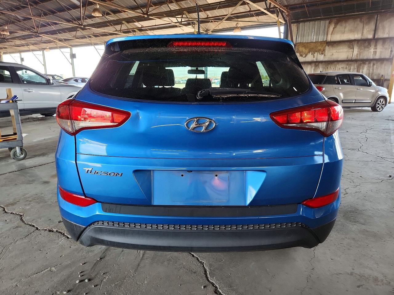 2016 HYUNDAI TUCSON SE