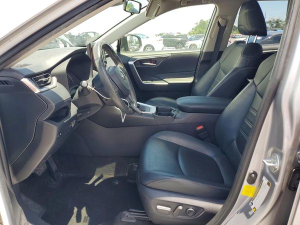 2020 TOYOTA RAV4 XLE Premium