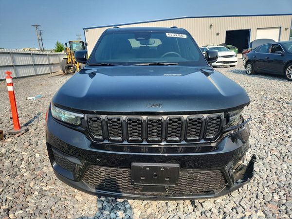 2024 JEEP GRAND CHEROKEE Laredo