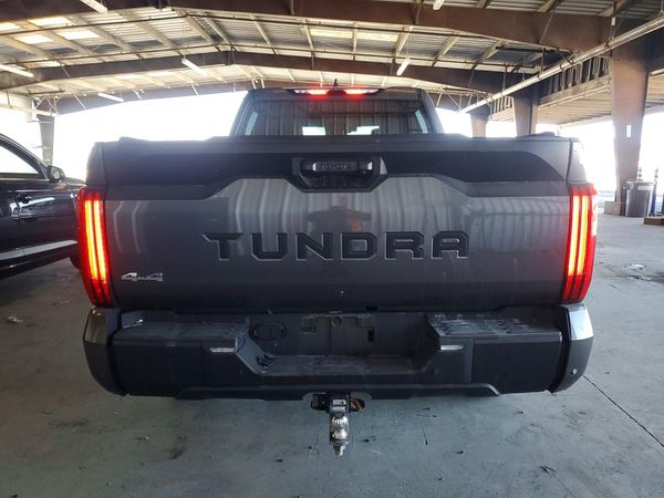 2024 TOYOTA TUNDRA SR5