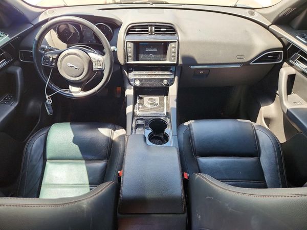 2017 JAGUAR F-PACE Prestige