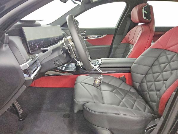 2026 BMW 740 xDrive