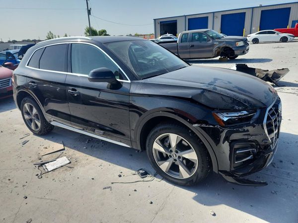 2022 AUDI Q5 quattro Premium Plus