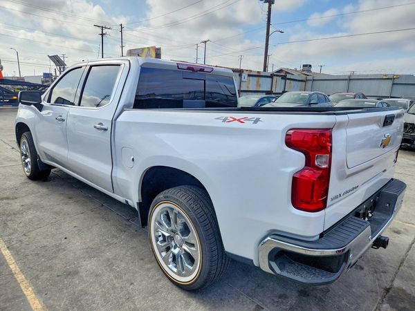 2025 CHEVROLET SILVERADO LTZ