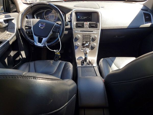 2016 VOLVO XC60