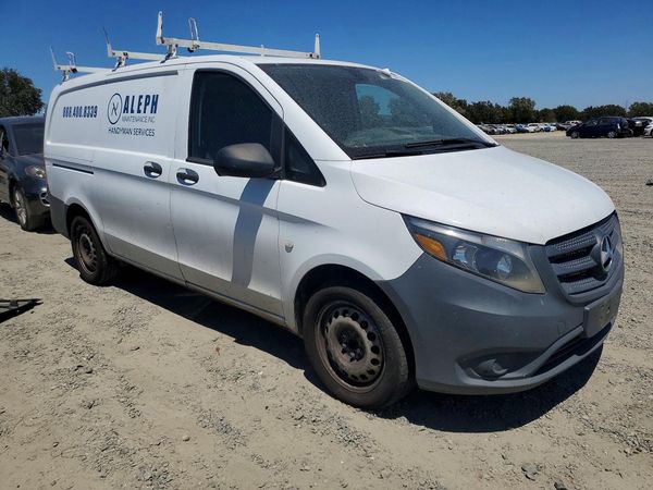 2017 MERCEDES-BENZ METRIS