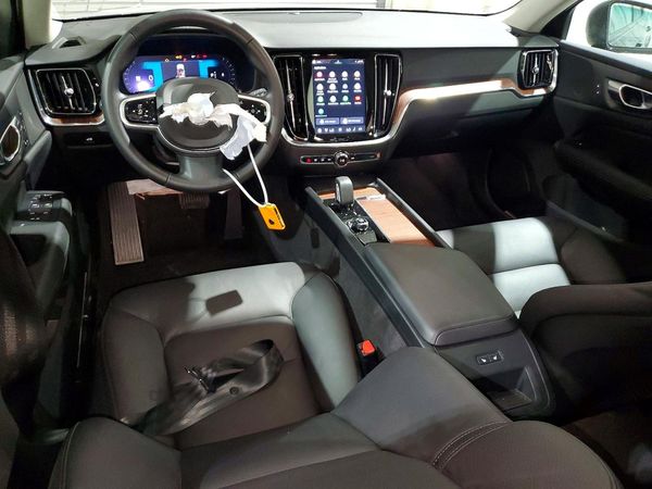 2025 VOLVO V60 CROSS COUNTRY Plus