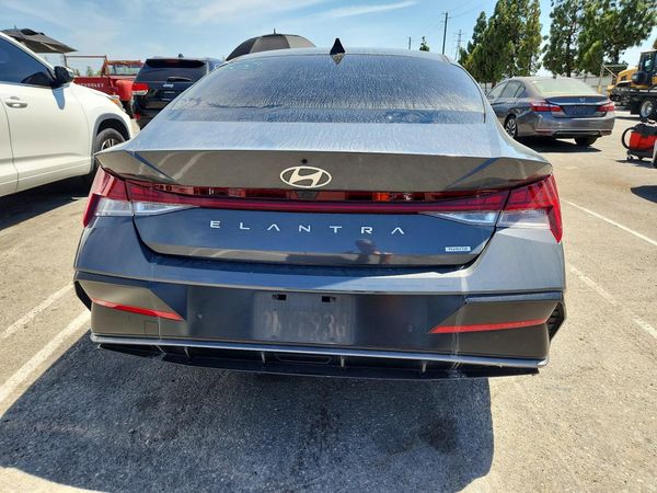 2024 HYUNDAI ELANTRA Limited