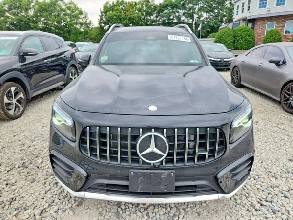 2025 MERCEDES-BENZ GLB AMG GLB35