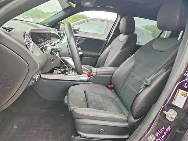 2025 MERCEDES-BENZ GLB AMG GLB35