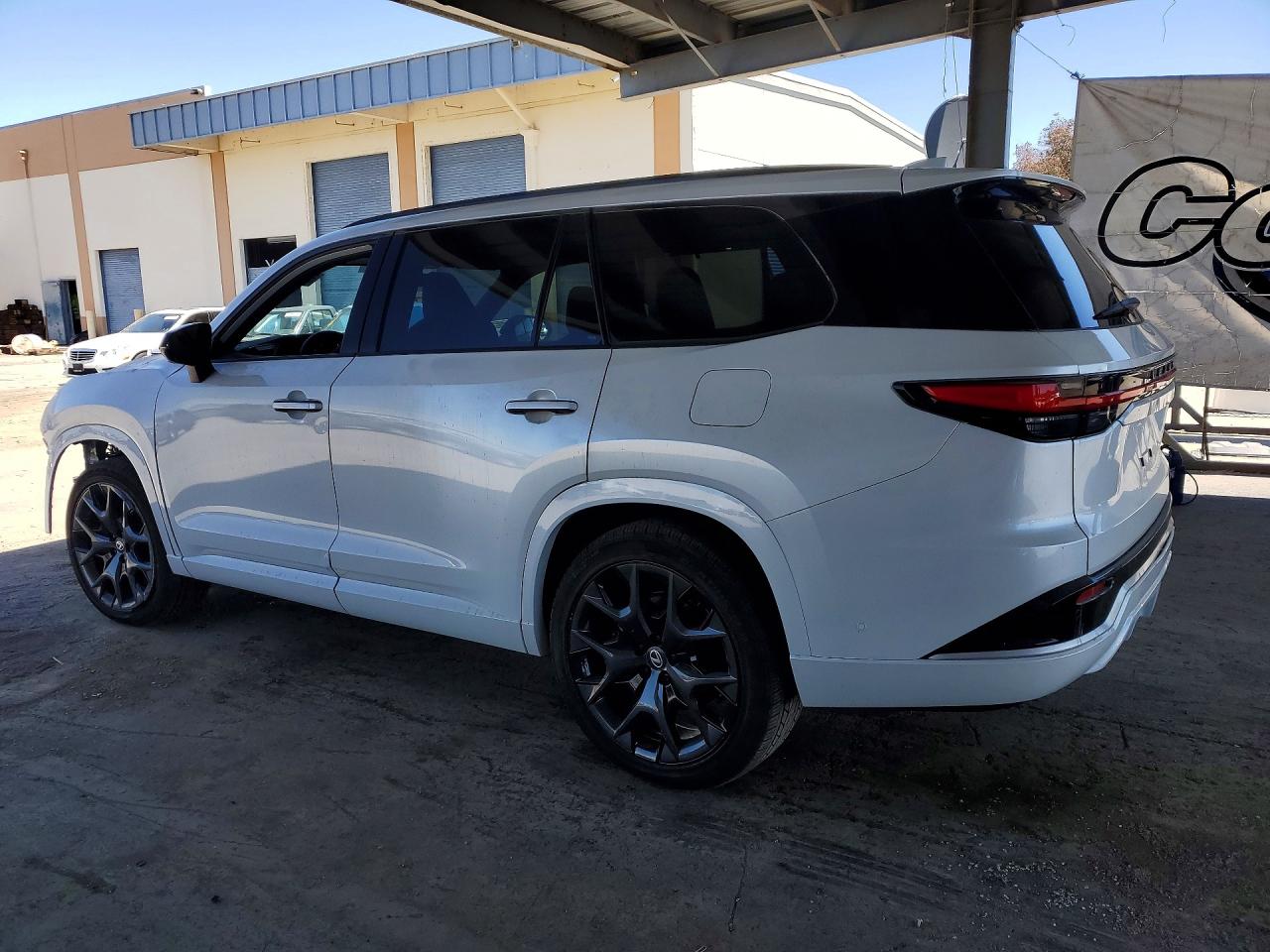 2026 LEXUS TX 500H
