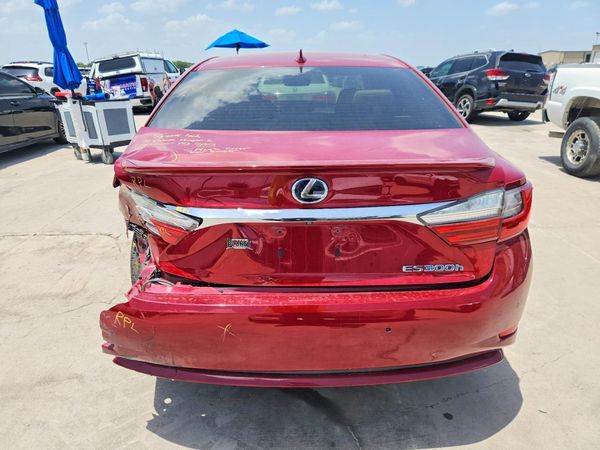 2018 LEXUS ES