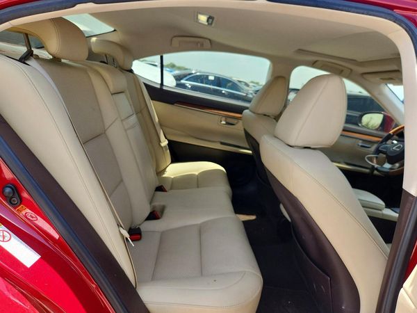 2018 LEXUS ES