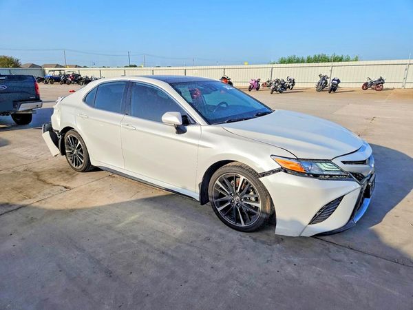 2020 TOYOTA CAMRY XSE — Passenger 3/4