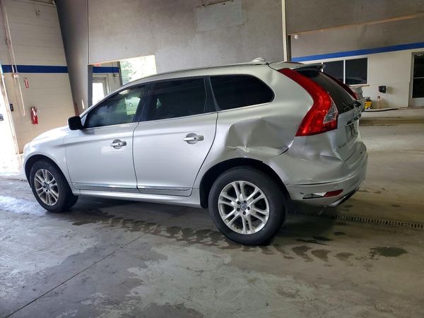 2015 VOLVO XC60 Premier (non R design)