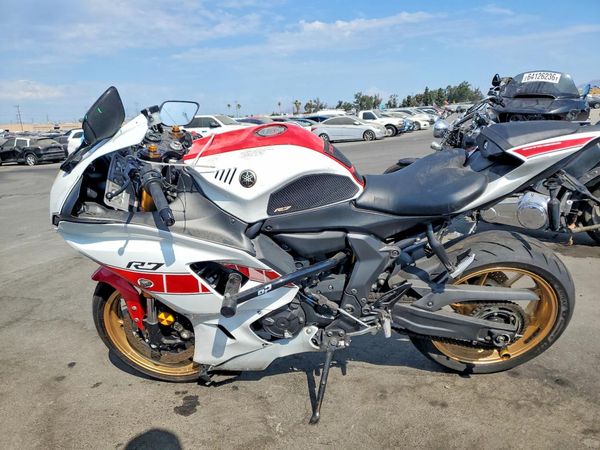 2022 YAMAHA YZFR7