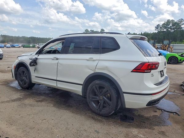 2024 VOLKSWAGEN TIGUAN SE R-Line Black — DSRA