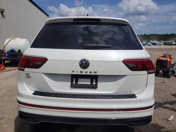 2024 VOLKSWAGEN TIGUAN SE R-Line Black — DIRR