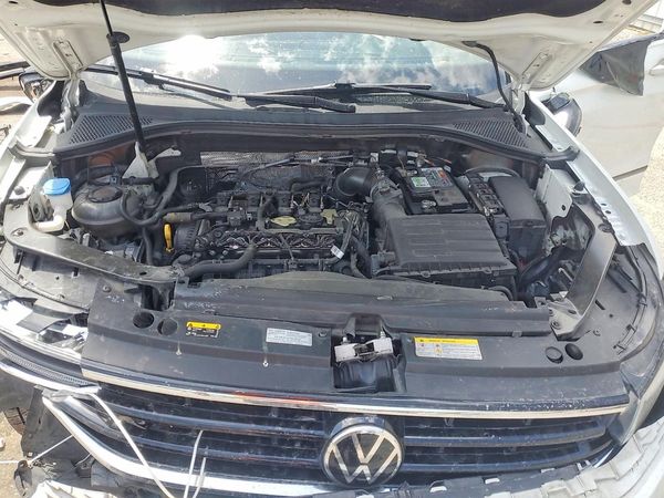 2024 VOLKSWAGEN TIGUAN SE R-Line Black — Engine bay