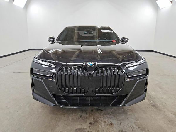 2023 BMW 760 xDrive