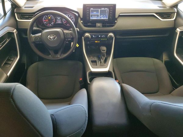 2020 TOYOTA RAV4 LE
