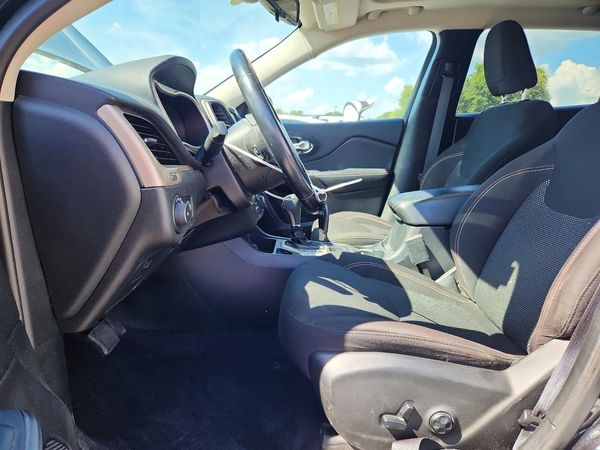 2016 JEEP CHEROKEE LATITUDE FWD